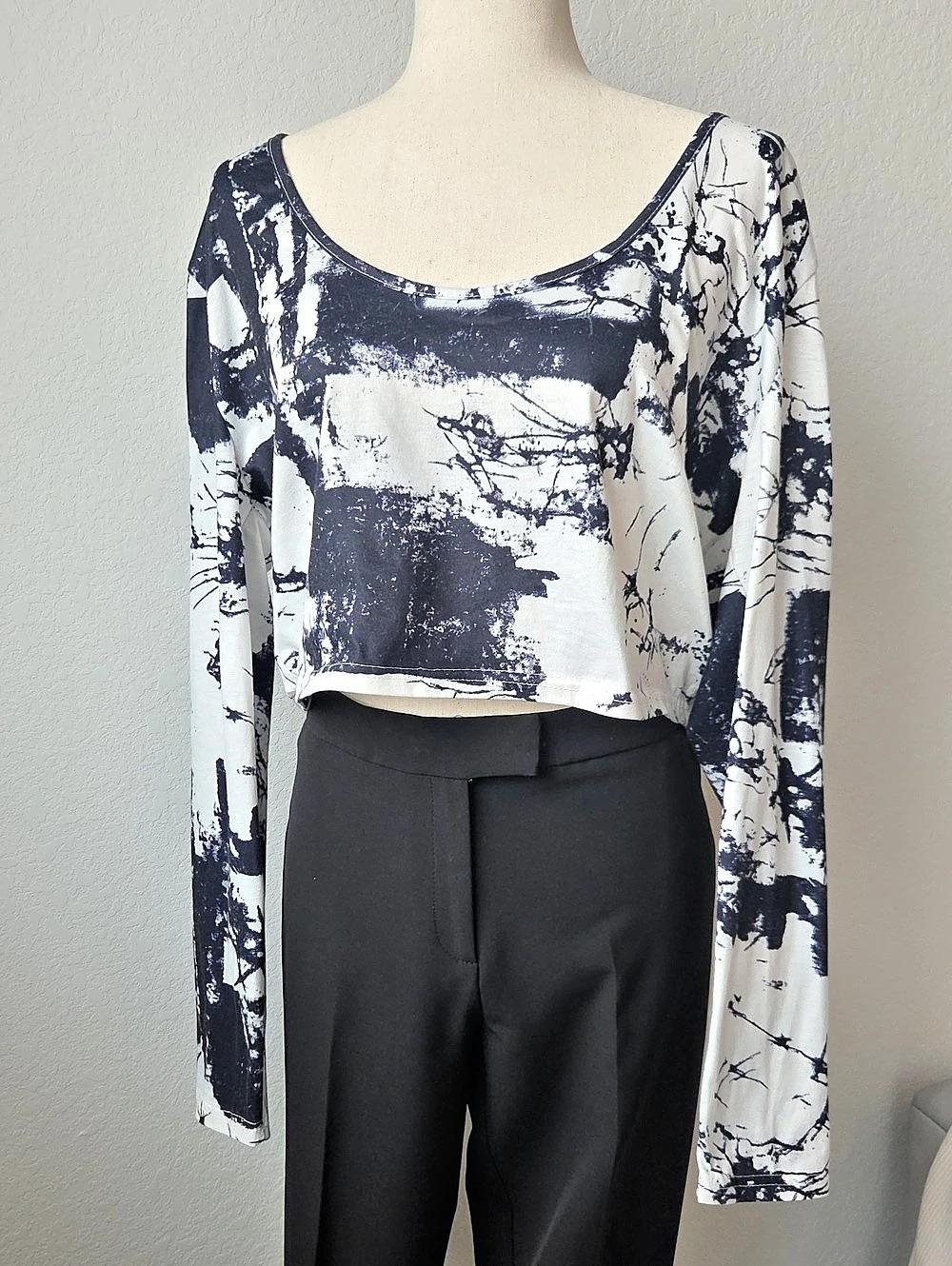 Abstract Dye Print Long Sleeve Crop Top White Black Indie Grunge Punk Modern 3x